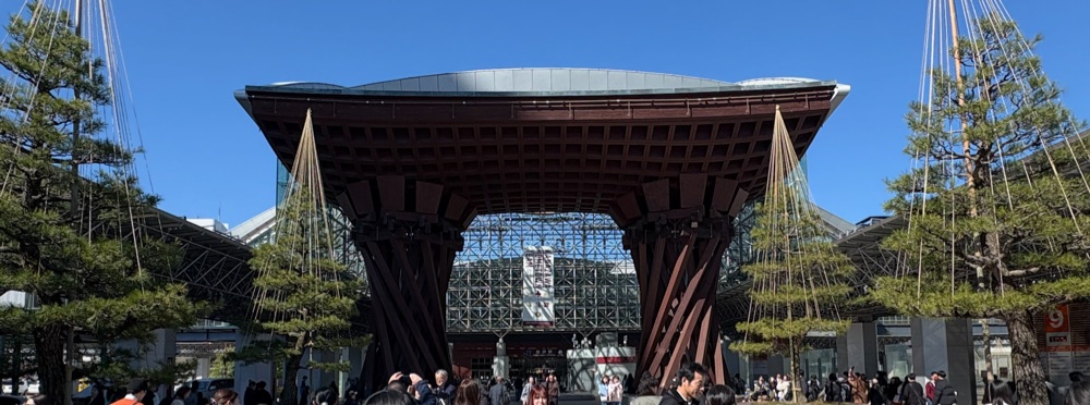 金沢駅の鼓門